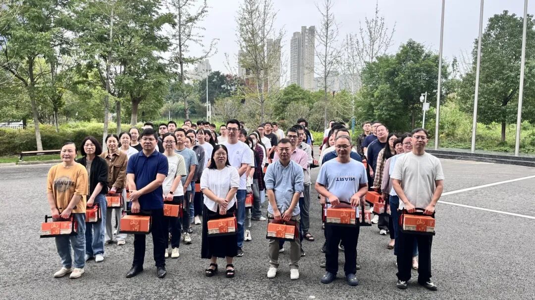 1764838207702106.jpg 12588e618a2bf1d840dd9db905f6381f.jpg